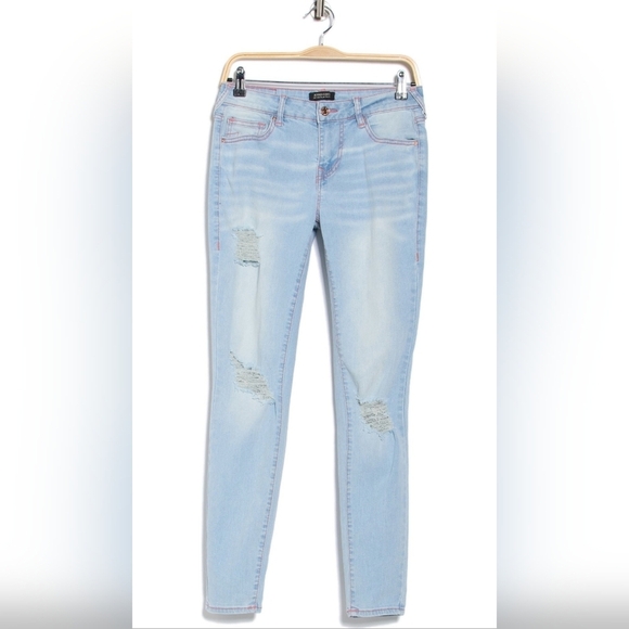 True Religion Jenni Curvy Mid Rise Jeans. - Picture 3 of 8